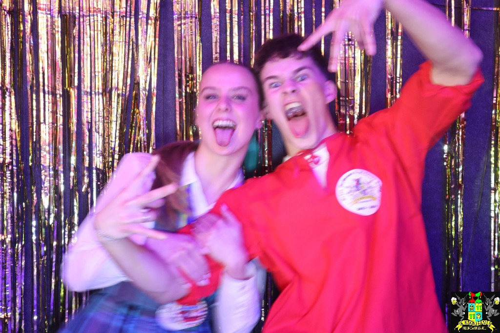 ../Images/Jeugd Opwarmbal Photobooth 102.jpg